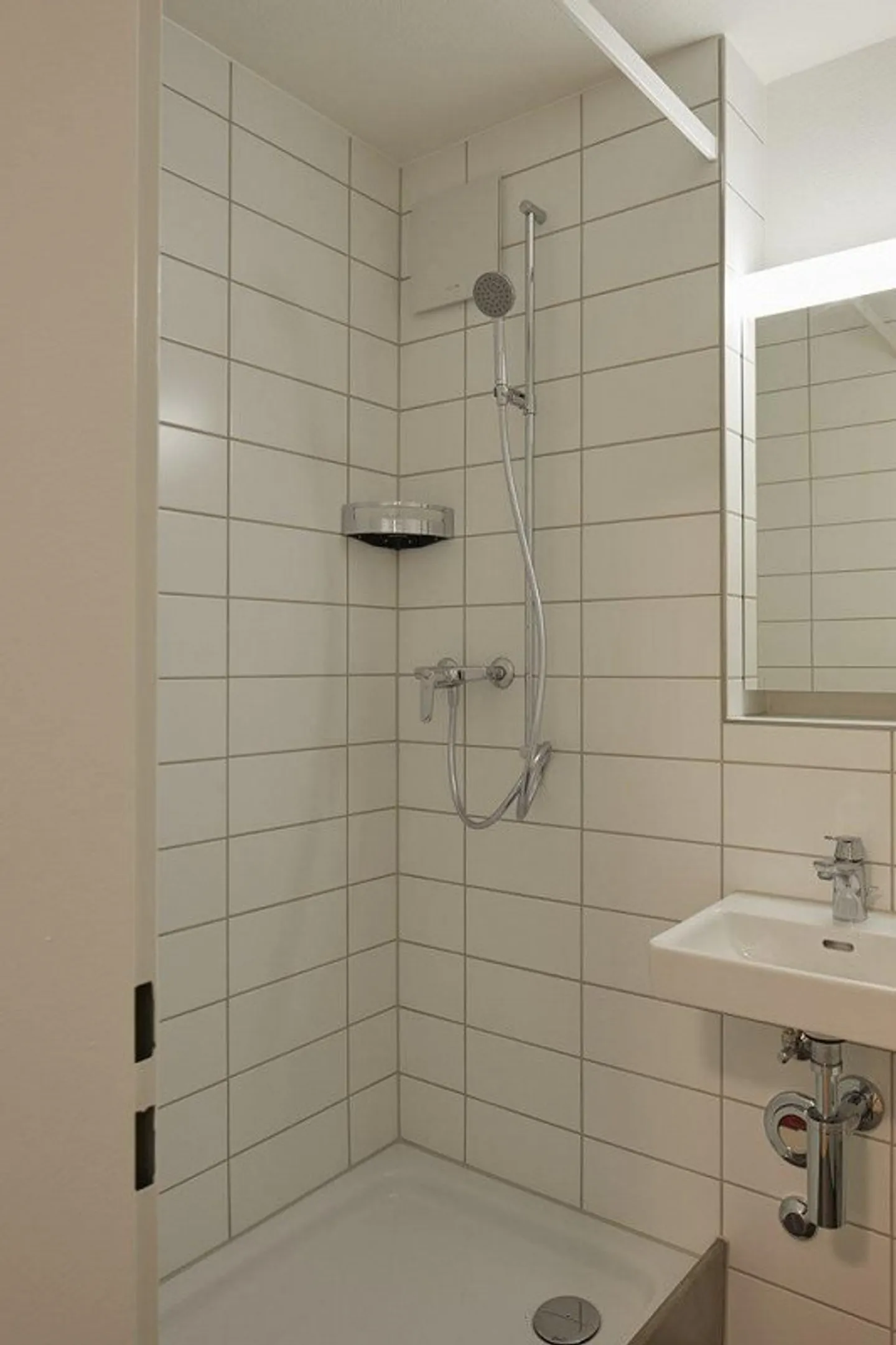 AFFITTO SENZA CAUZIONE - Appartamento familiare in edificio ben tenuto - Foto 3 di 8