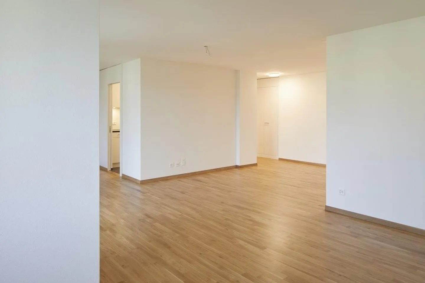 AFFITTO SENZA CAUZIONE - Appartamento familiare in edificio ben tenuto - Foto 5 di 8
