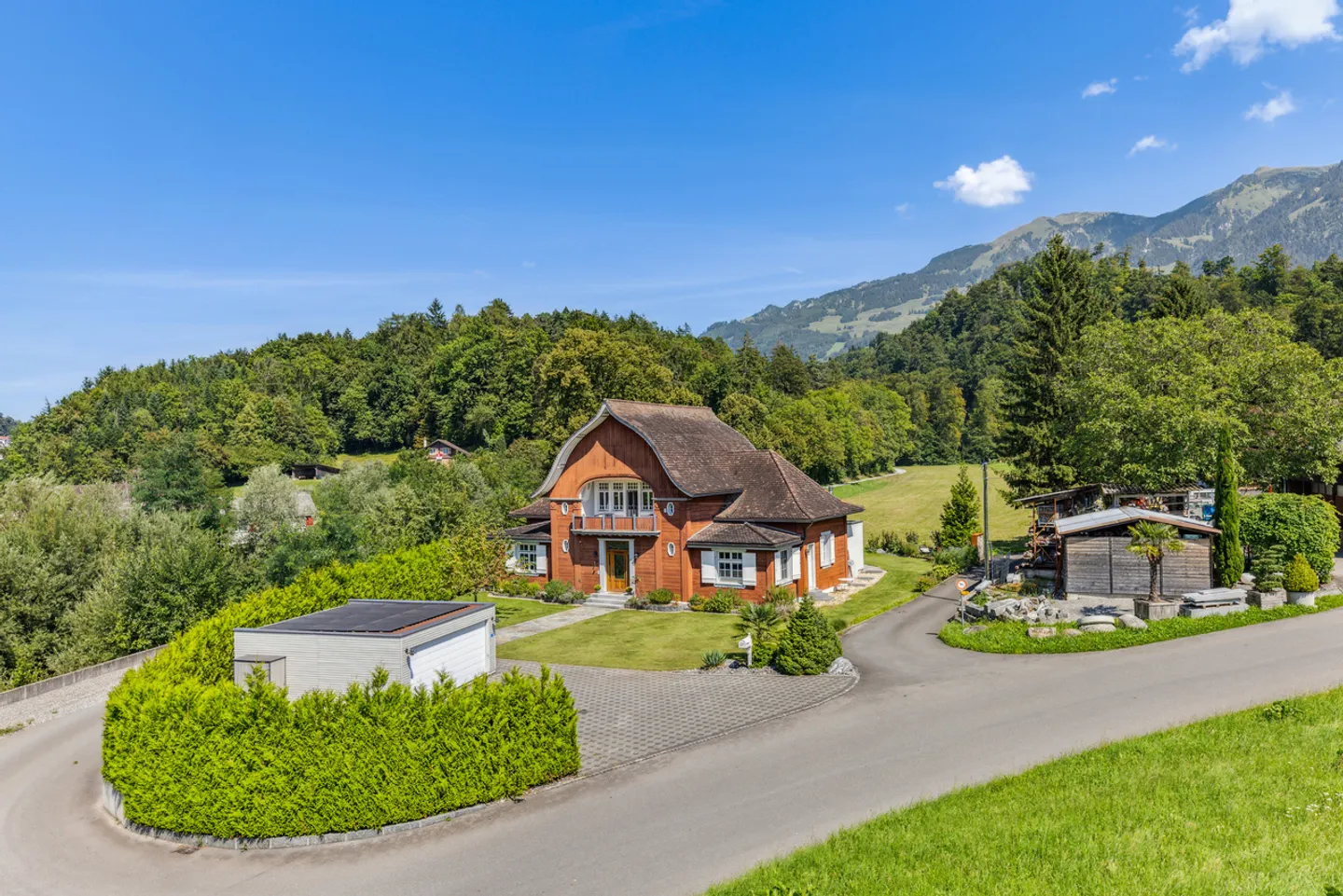 freistehende Architekturperle, Grundstück 1117m² und Wohnfläche 301m² - Foto 1 di 10