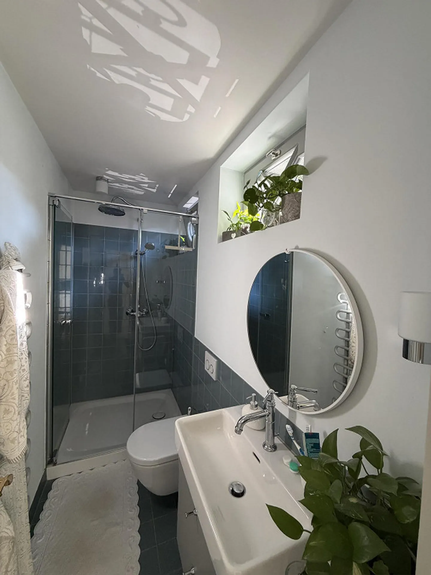 Chambre en colocation avec salle de bain privée et balcon - Photo 4 sur 6