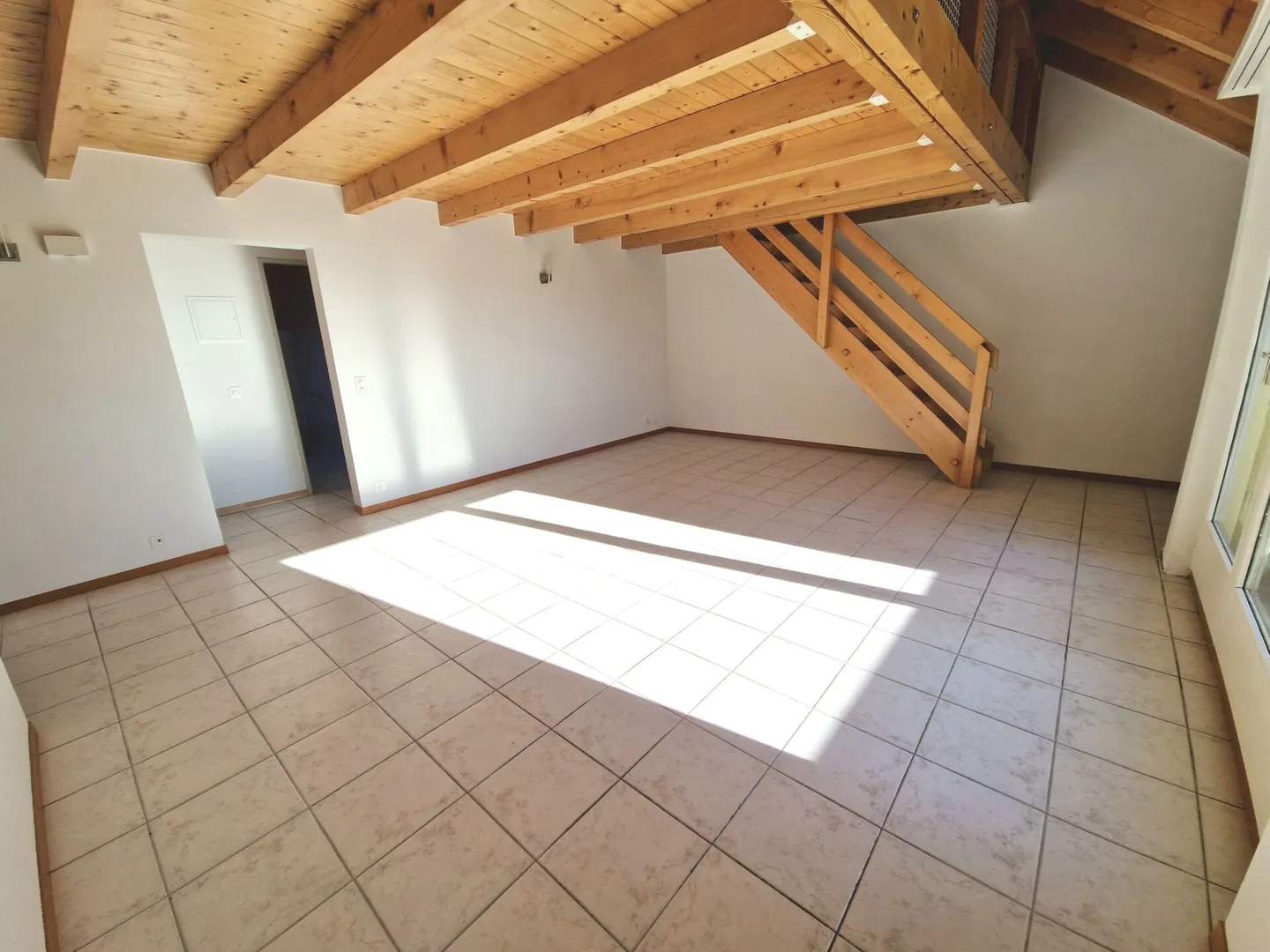Appartamento duplex 3 1/2 stanze con soppalco - Foto 3 di 10