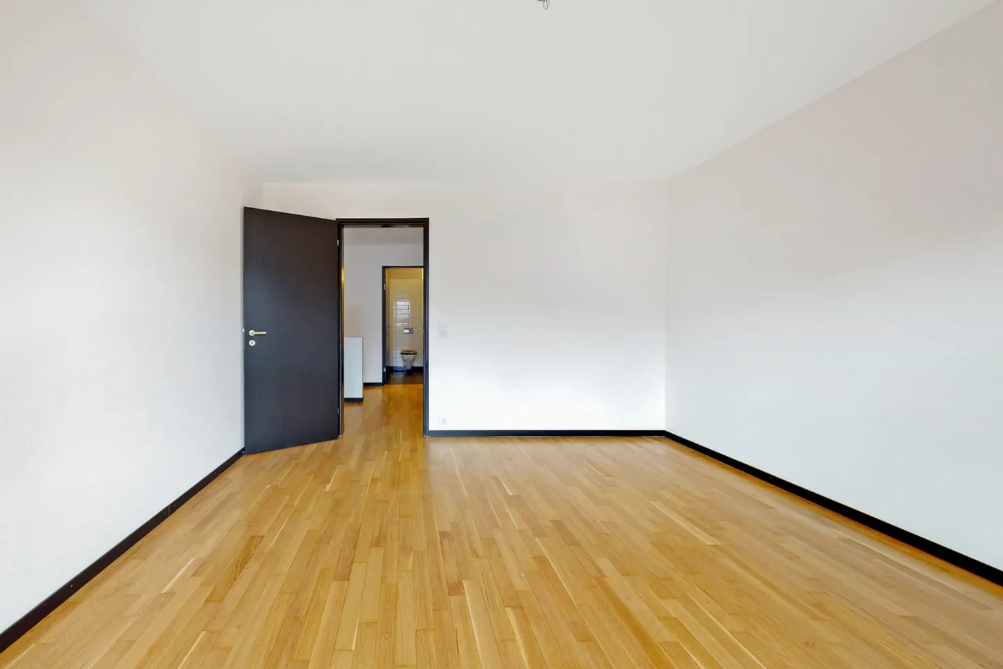 Exclusive apartment in a quiet residential area! - Photo 9 of 13