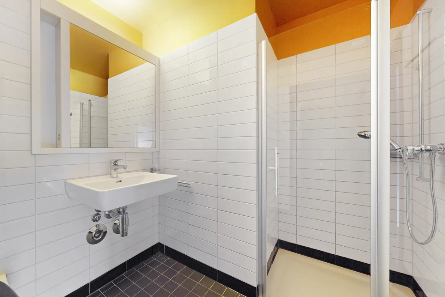 Exclusive apartment in a quiet residential area! - Photo 12 of 13