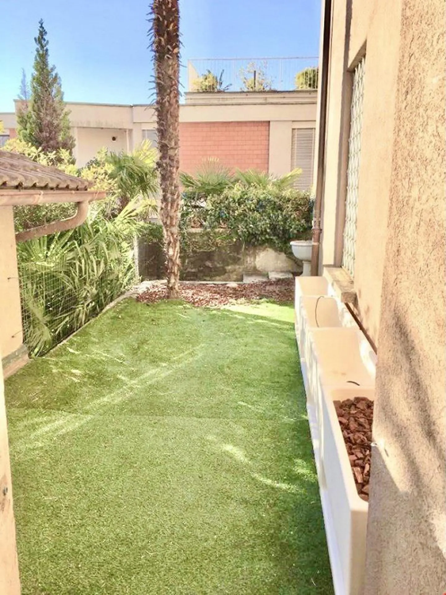 Appartamento moderno con giardino recintato - Foto 8 di 17