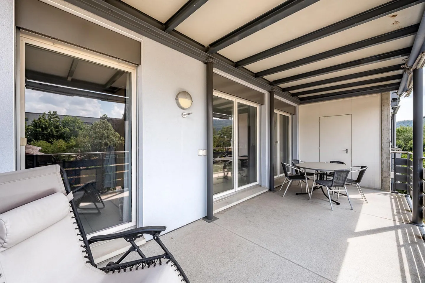 Spacieux appartement de 4.5 pièces avec balcon ensoleillé - Photo 7 sur 13
