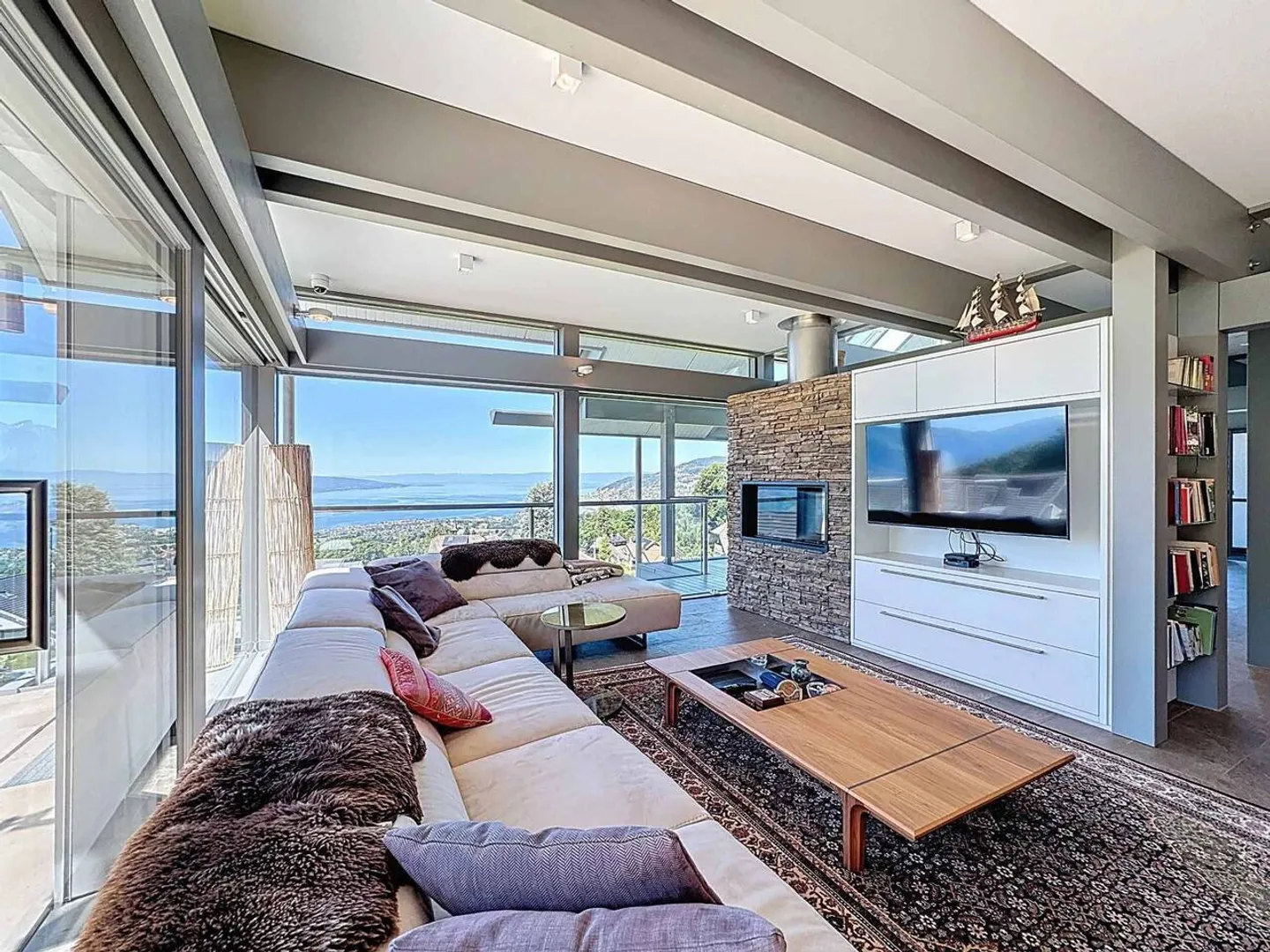 Villa d'exception avec vue panoramique - Photo 3 sur 13