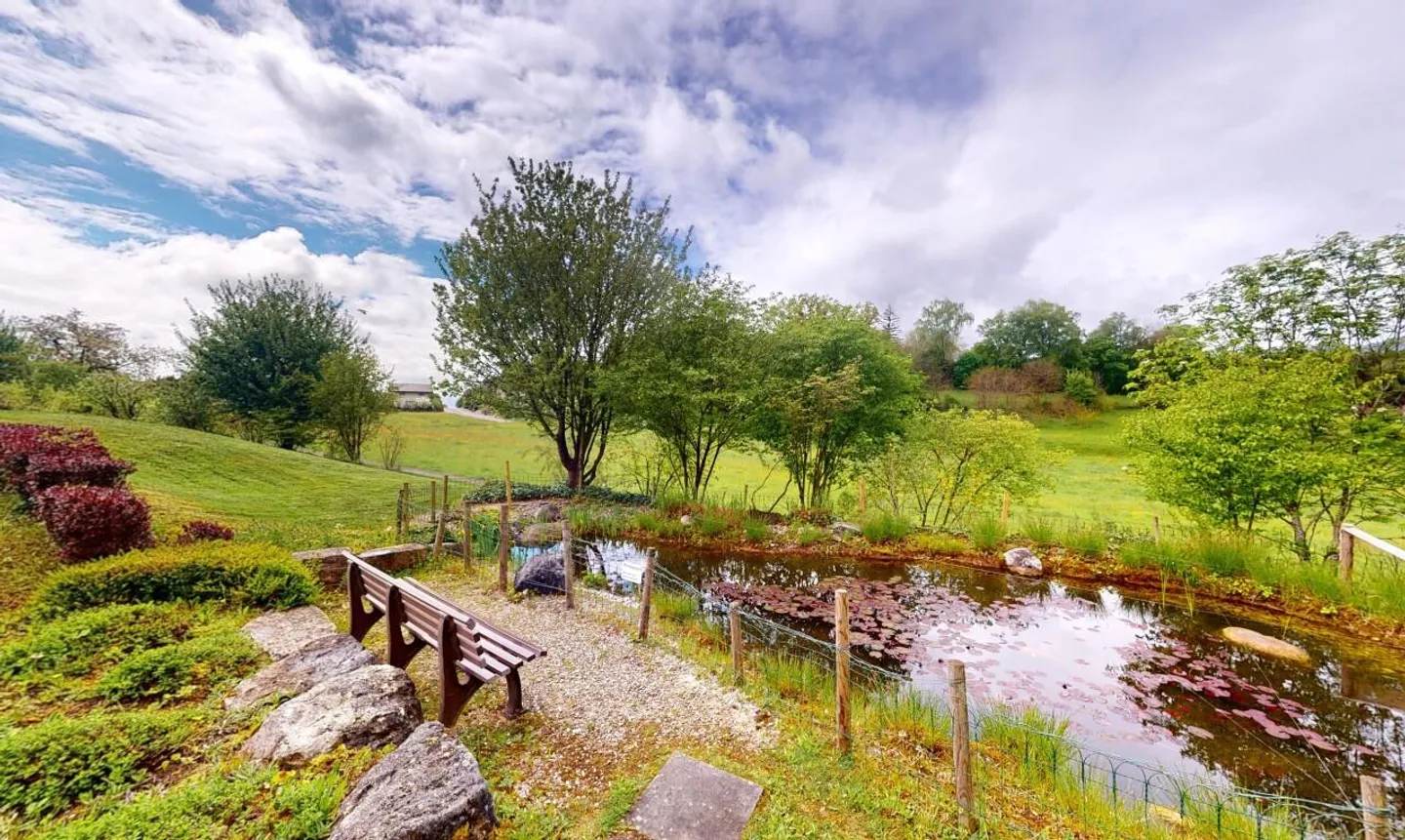 Modern apartment with large balcony - Photo 12 of 13