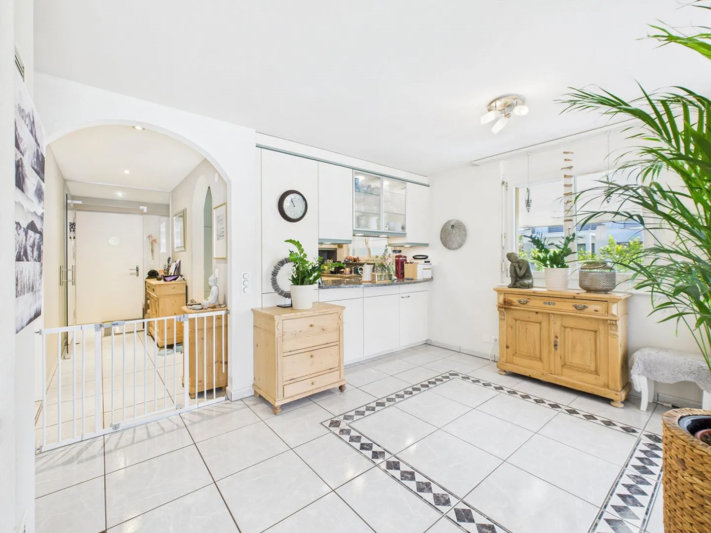 Spacious half of a house in a quiet residential area with excellent access to the city center - Photo 6 of 10