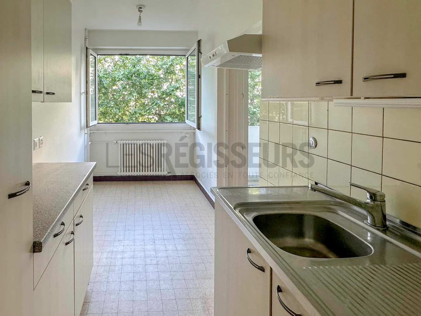 4-room apartment - Photo 1 of 5