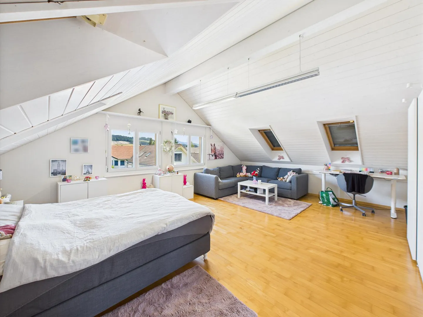 Spacious half of a house in a quiet residential area with excellent access to the city center - Photo 9 of 10