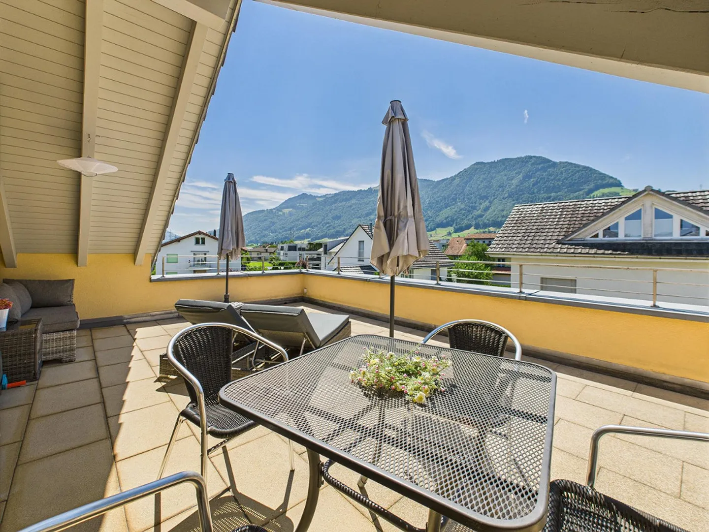 Spacious half of a house in a quiet residential area with excellent access to the city center - Photo 10 of 10