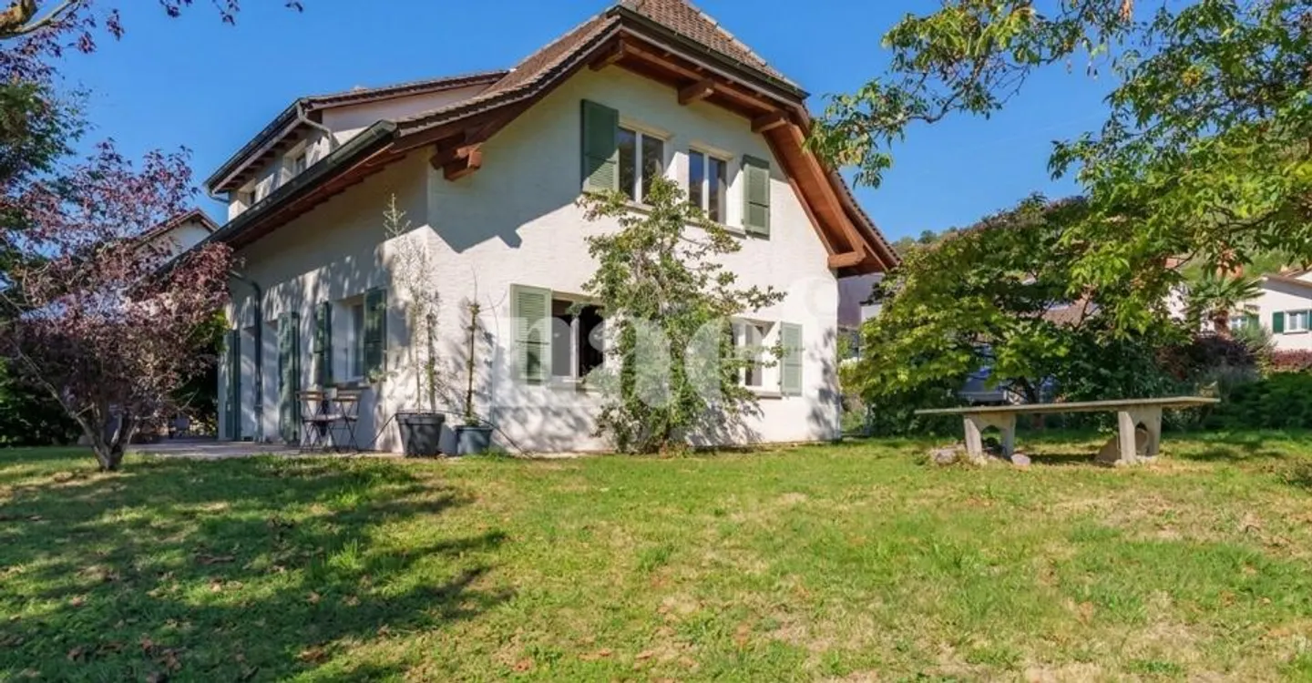 Exklusiv: Schönes Einfamilienhaus in Luins - Foto 1 von 4