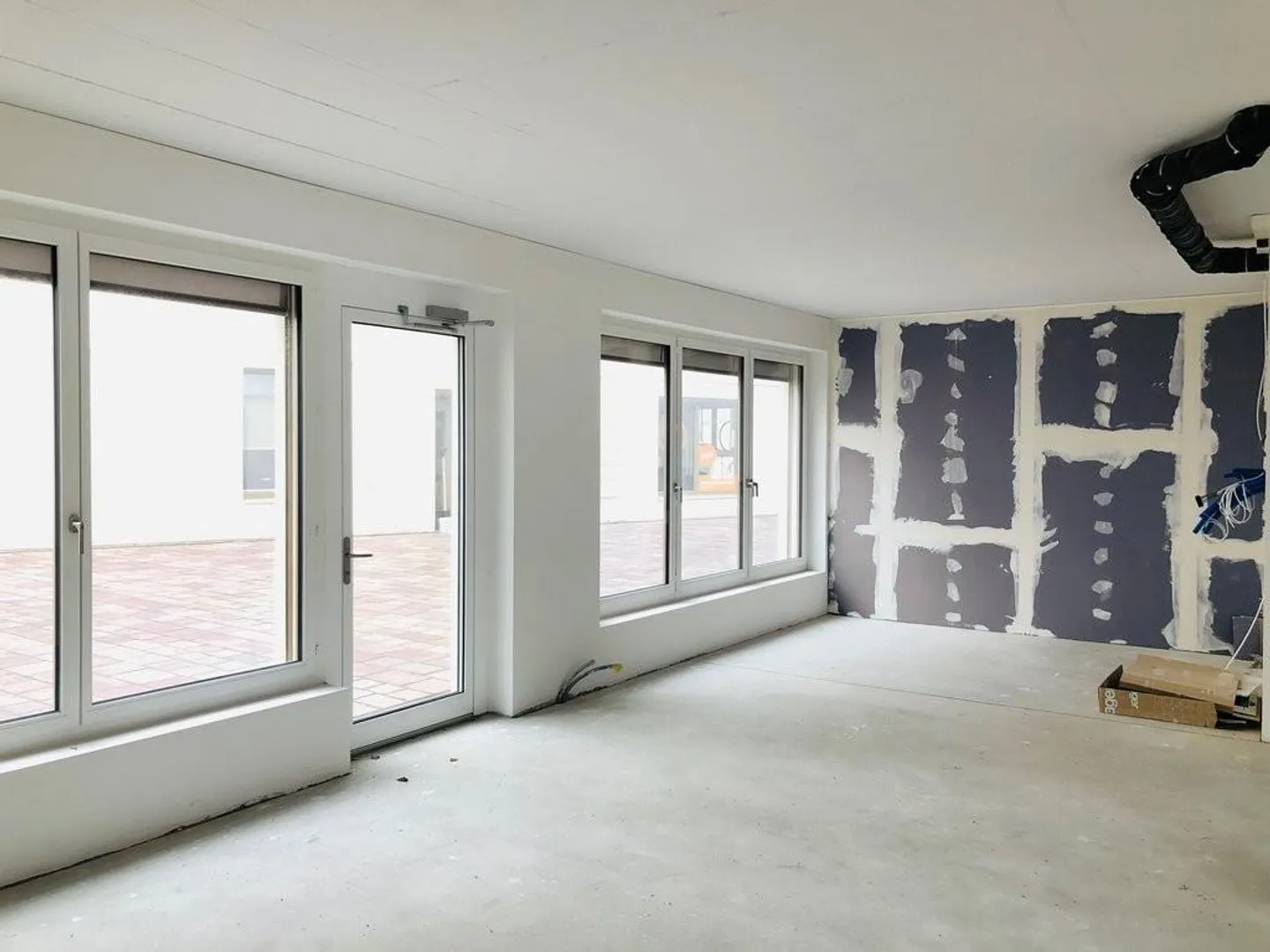Space for Ideas: Versatile Commercial Space with Development Potential - Photo 5 of 5