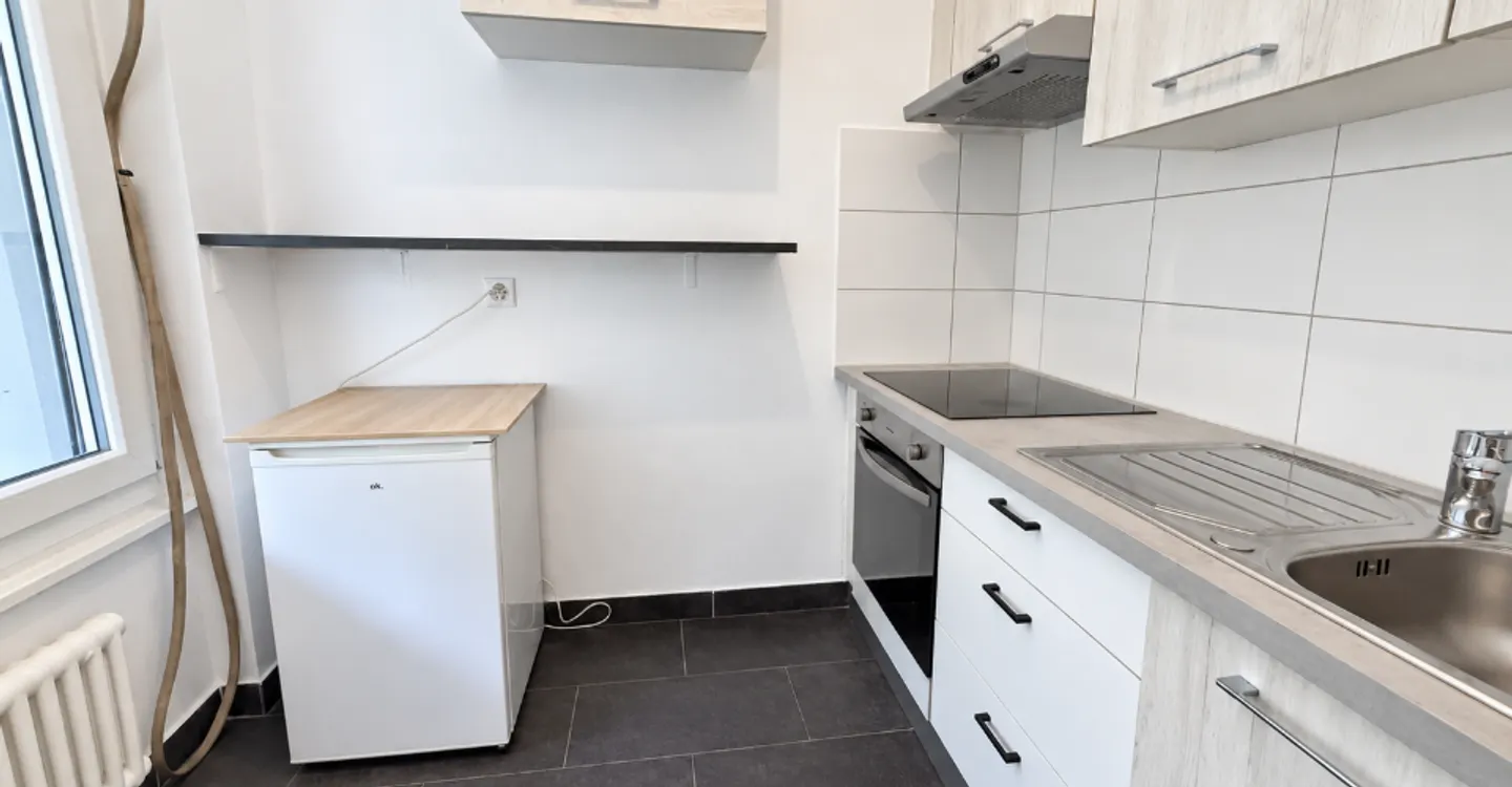 FOR RENT - GROUND FLOOR IN VEYRIER - Photo 2 of 4