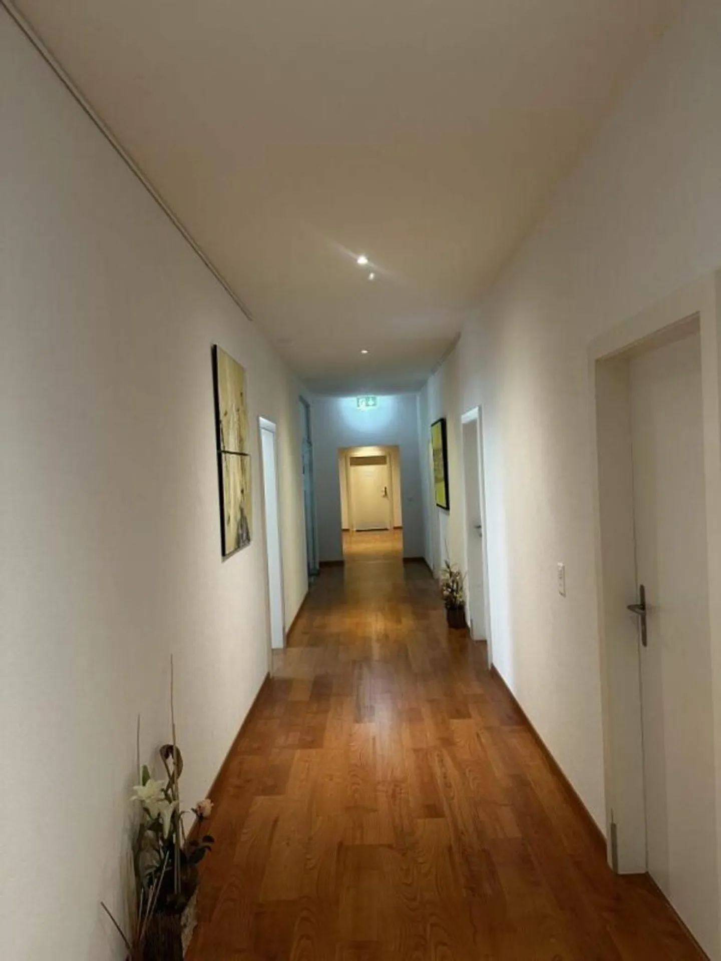 Verwaltung/Büro 329 m2 in Yverdon-les-Bains - Foto 2 von 4