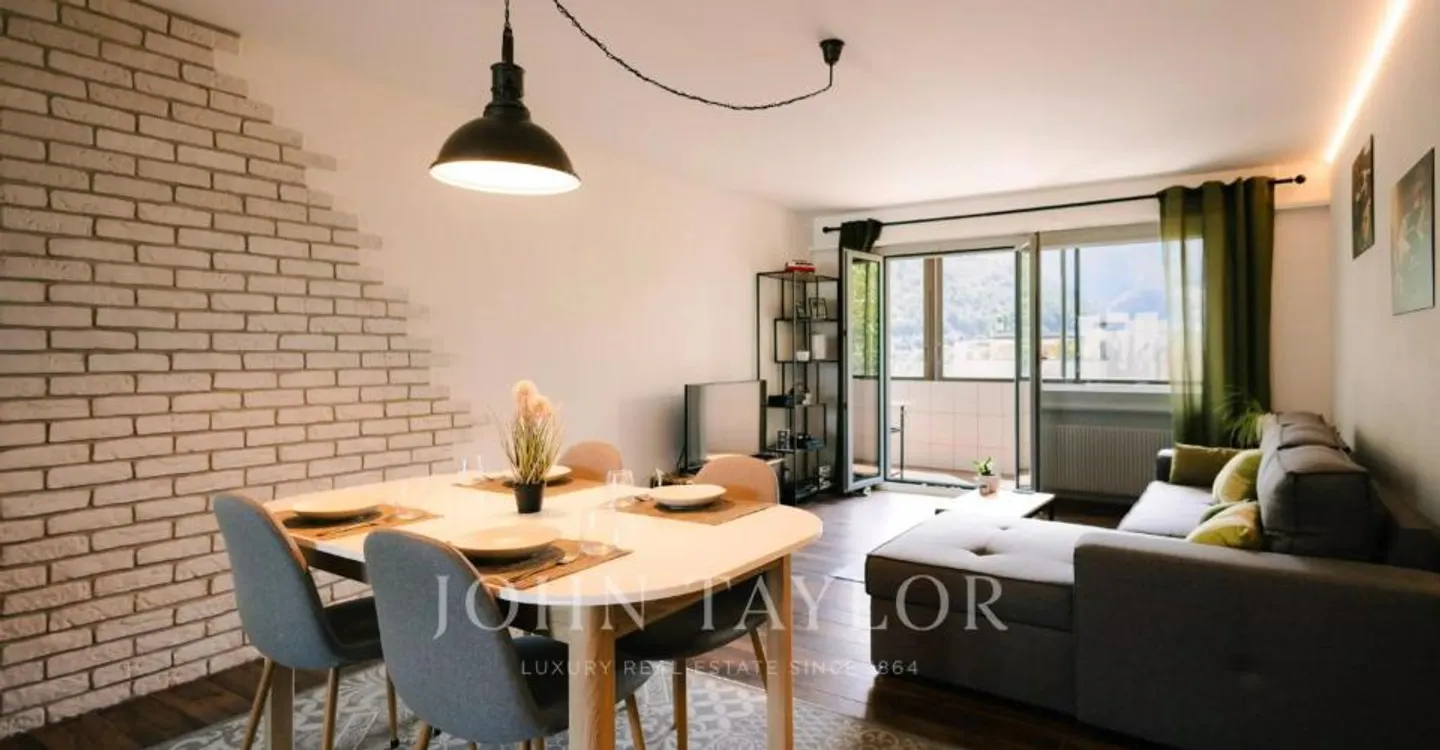 Magnifico appartamento ristrutturato di 4.5 locali con vista libera a Martigny - Foto 1 di 10