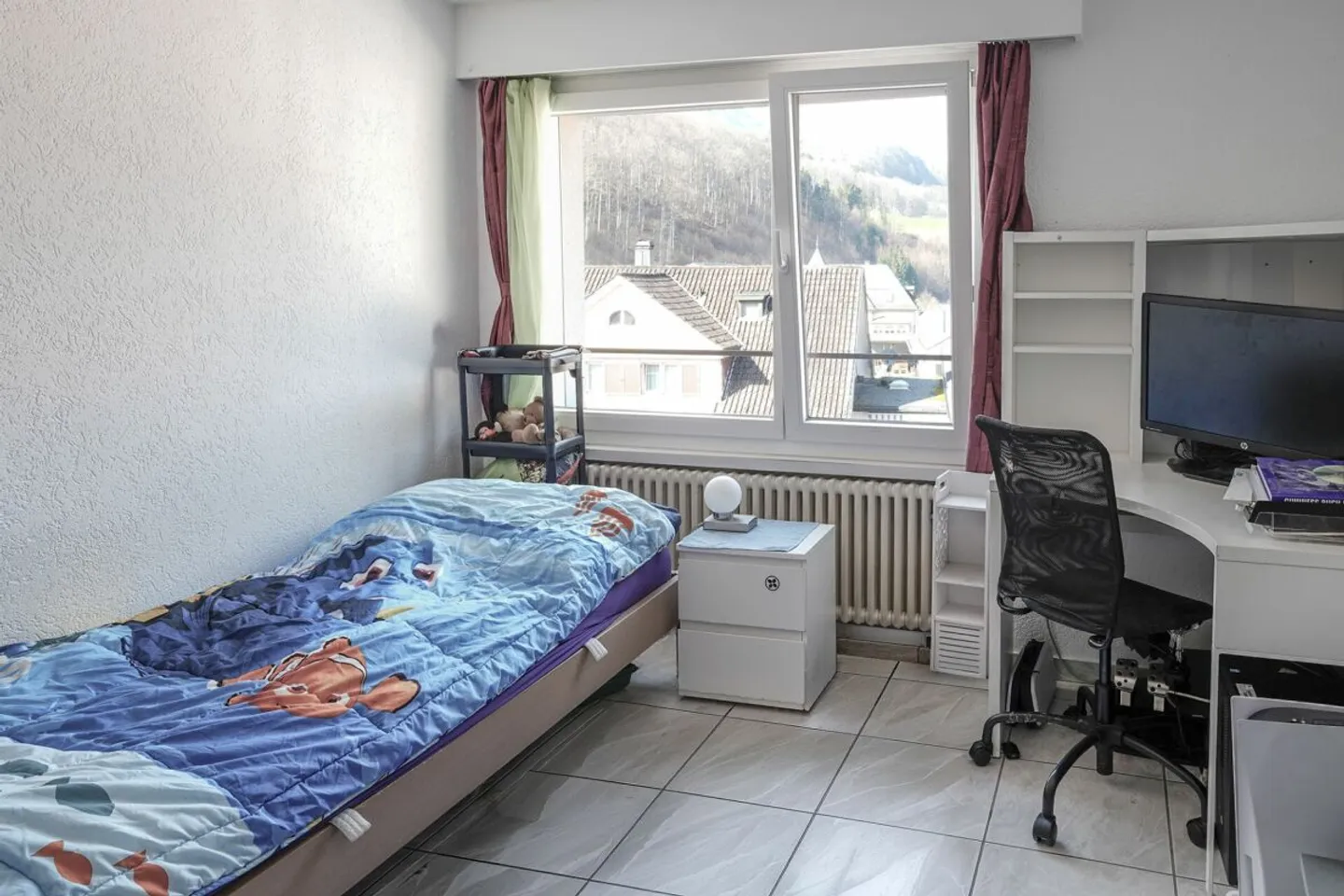 Appartement lumineux 4 pièces avec vue - Photo 7 sur 12