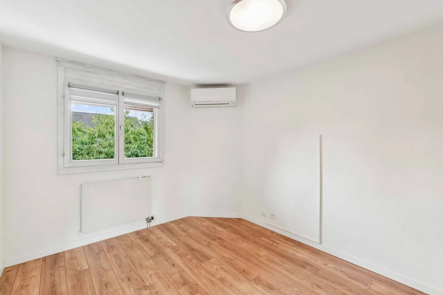 Schöne Familienvilla, in absoluter Ruhe und nur wenige Schritte vom See entfernt - Foto 6 von 11