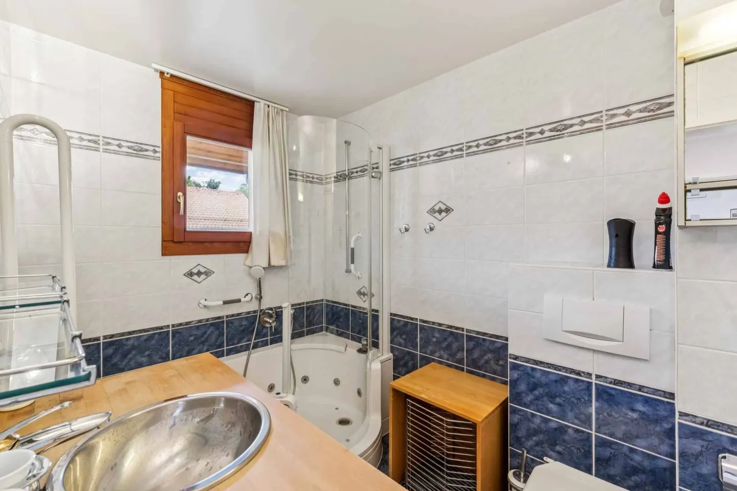 Schöne Familienvilla, in absoluter Ruhe und nur wenige Schritte vom See entfernt - Foto 9 von 11