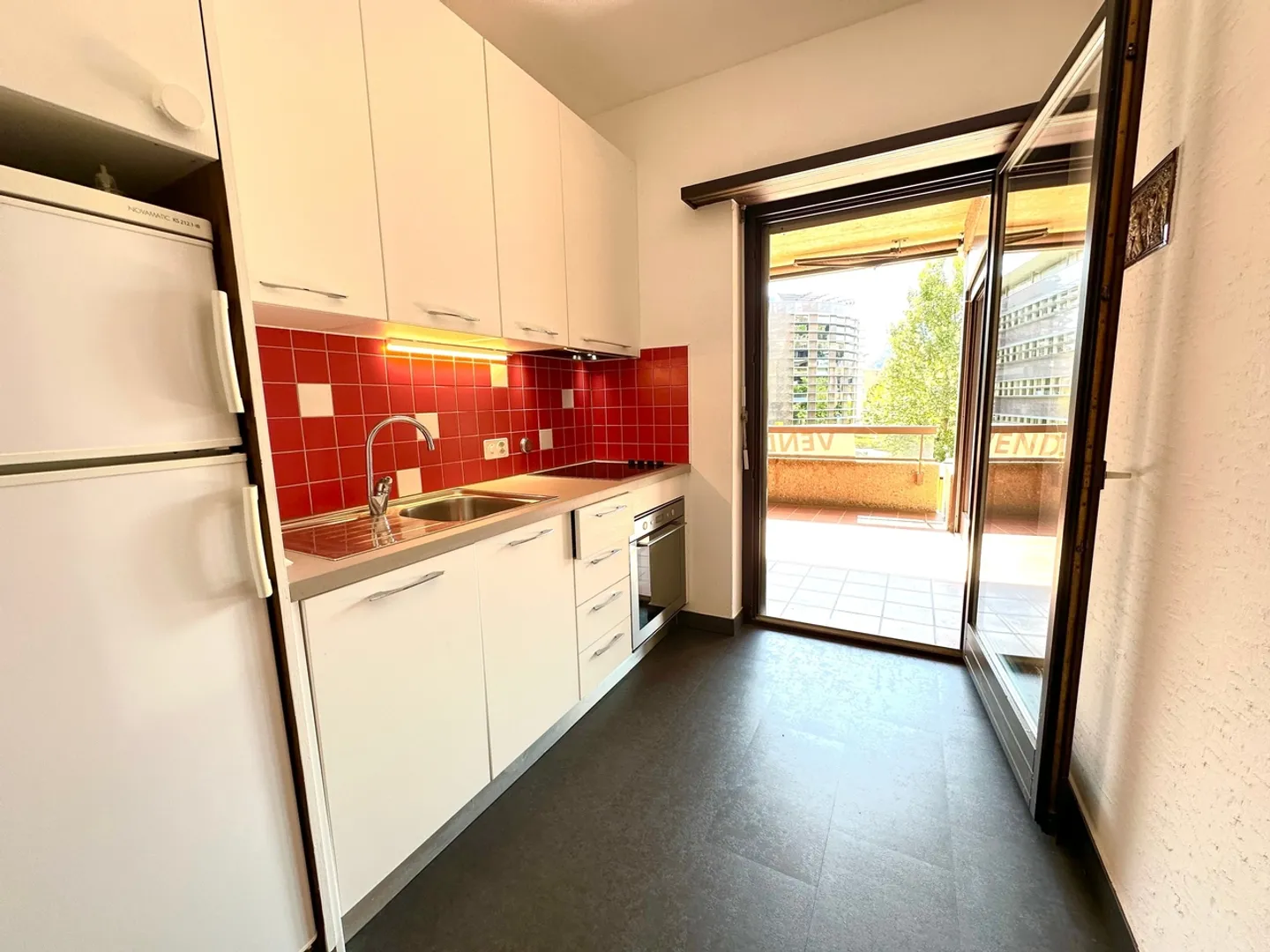 Bel appartement de 3,5 pièces avec vue sur le lac - Photo 4 sur 9