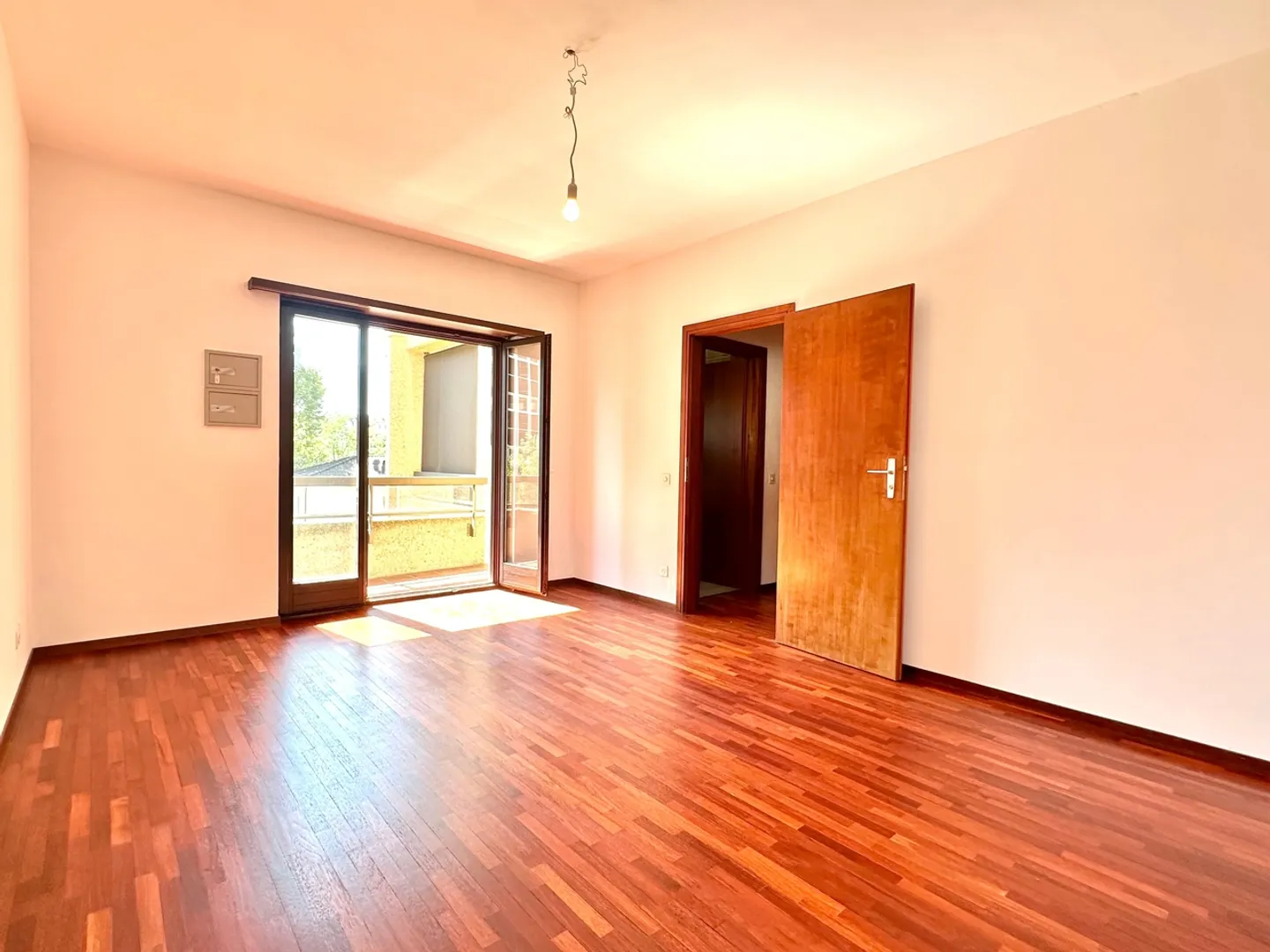 Bel appartement de 3,5 pièces avec vue sur le lac - Photo 5 sur 9