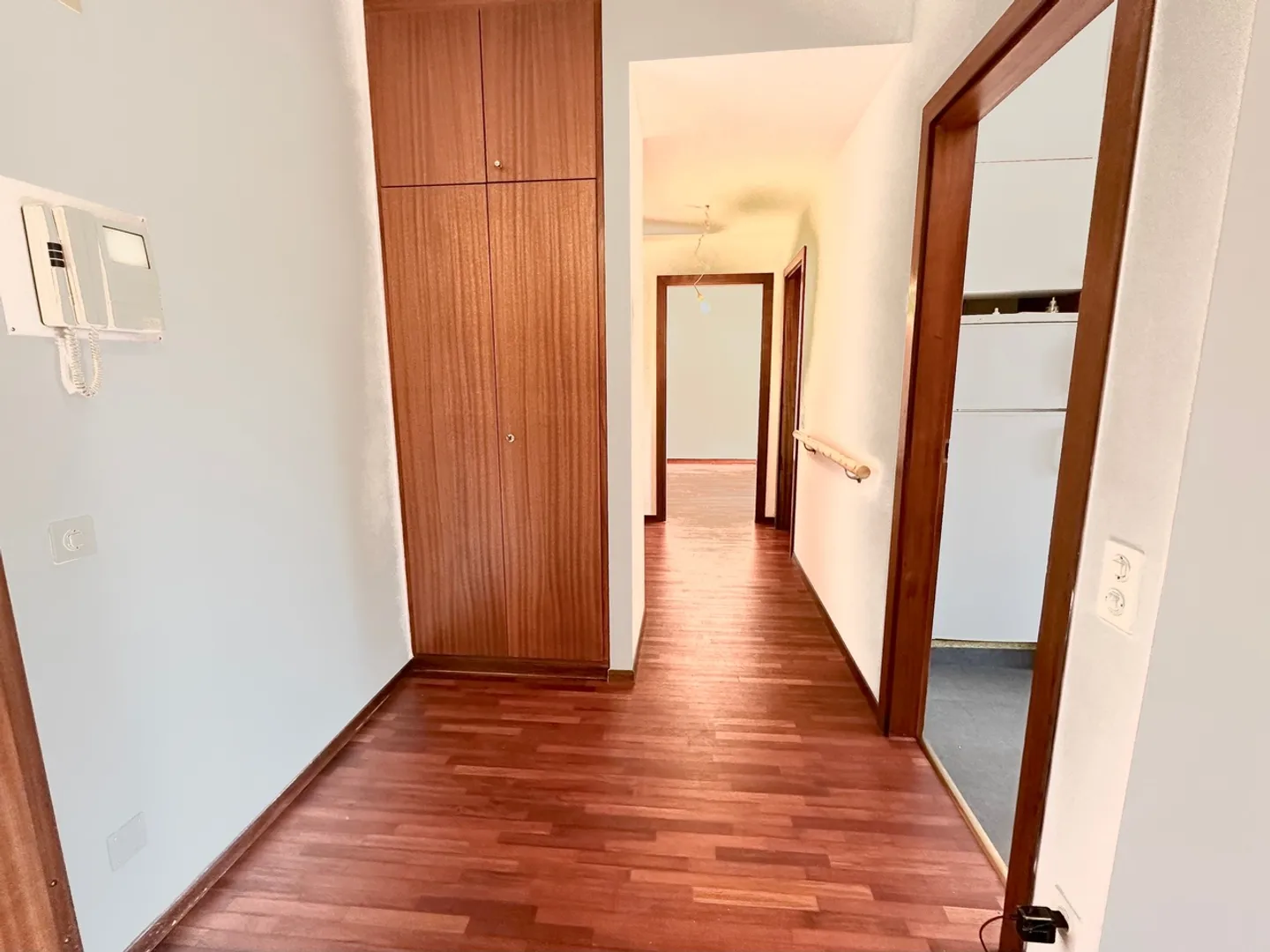 Bel appartement de 3,5 pièces avec vue sur le lac - Photo 6 sur 9