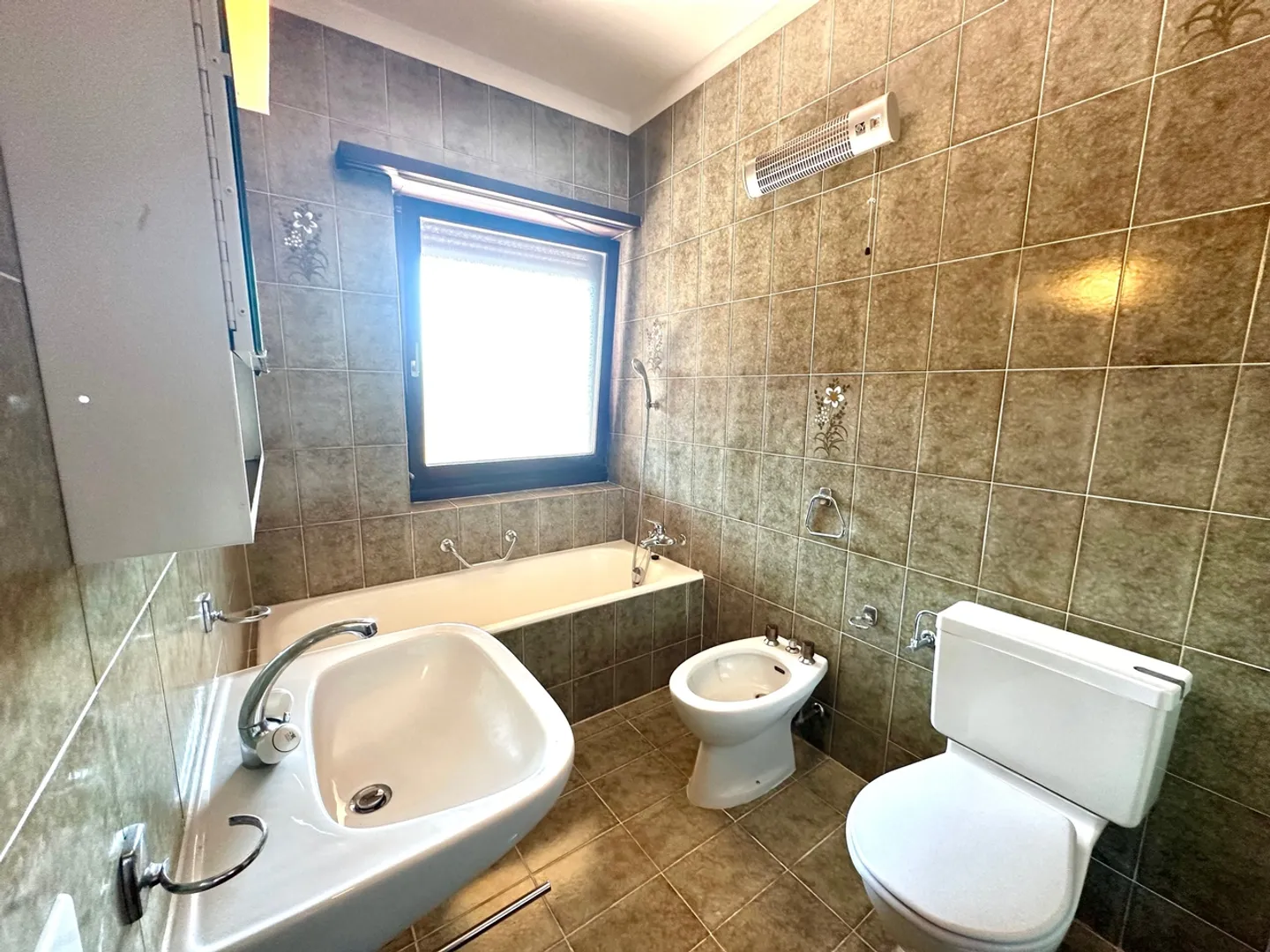 Bel appartement de 3,5 pièces avec vue sur le lac - Photo 7 sur 9