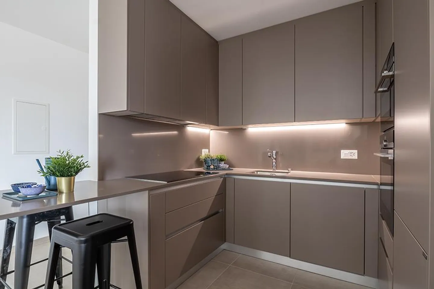 Moderno e luminoso appartamento 4.5 all'ultimo piano. - Foto 3 di 13