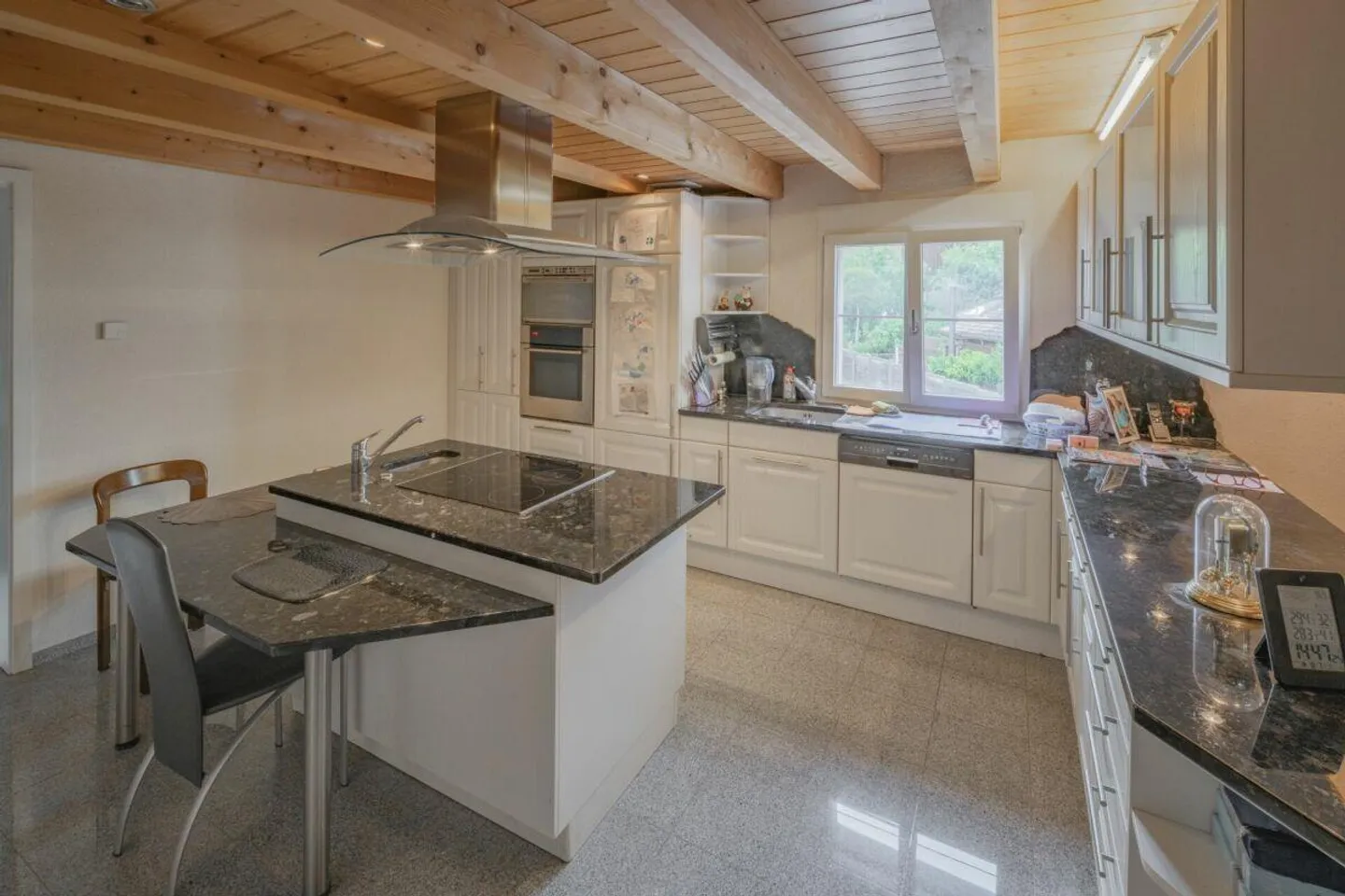 Modernes 6½-Zimmer-Einfamilienhaus mit 219 m² - Foto 1 di 20
