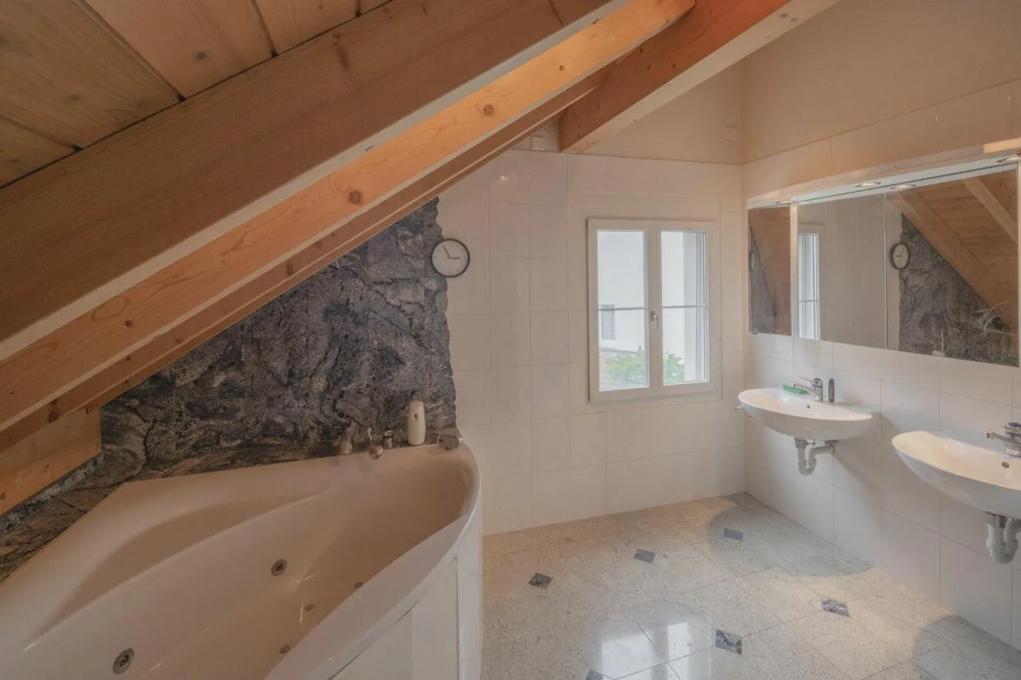 Modernes 6½-Zimmer-Einfamilienhaus mit 219 m² - Foto 6 di 20