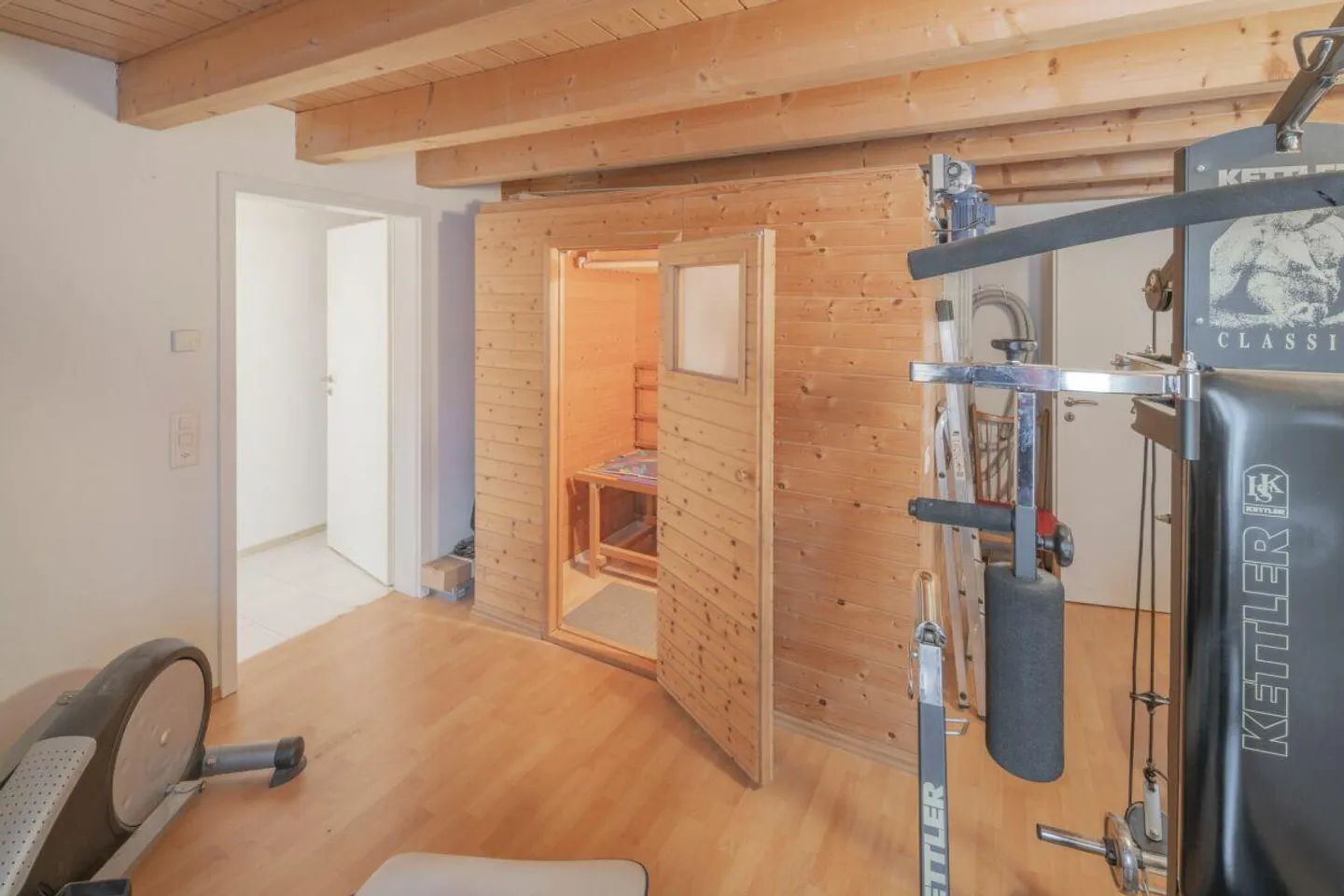 Modernes 6½-Zimmer-Einfamilienhaus mit 219 m² - Foto 10 di 20