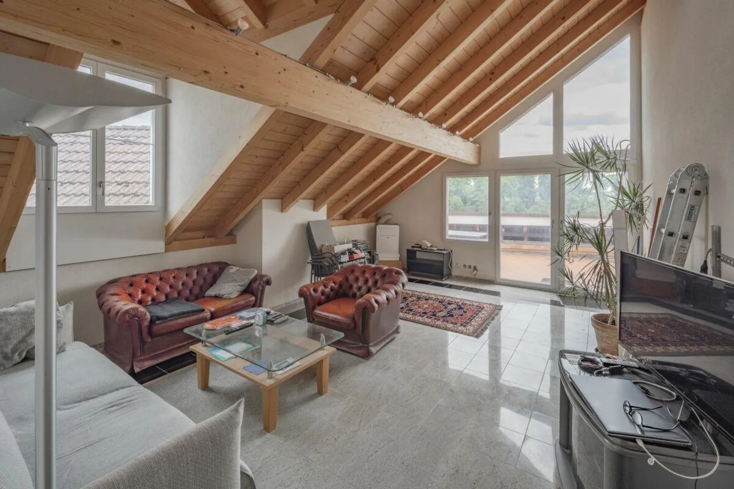 Modernes 6½-Zimmer-Einfamilienhaus mit 219 m² - Foto 12 di 20