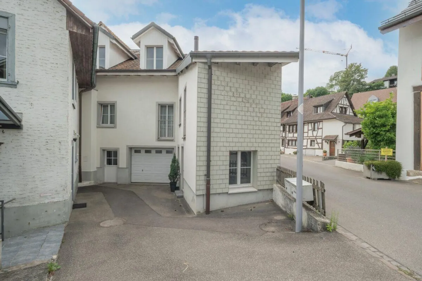 Modernes 6½-Zimmer-Einfamilienhaus mit 219 m² - Foto 16 di 20