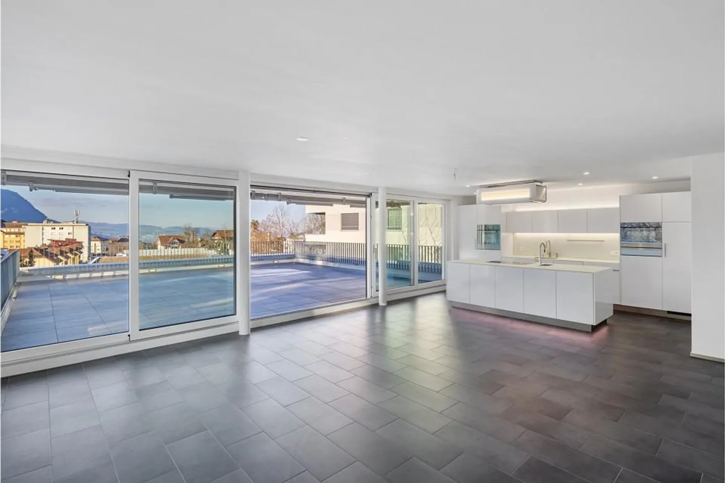 Appartamento attico di 5,5 stanze con terrazza spaziosa - Foto 1 di 6