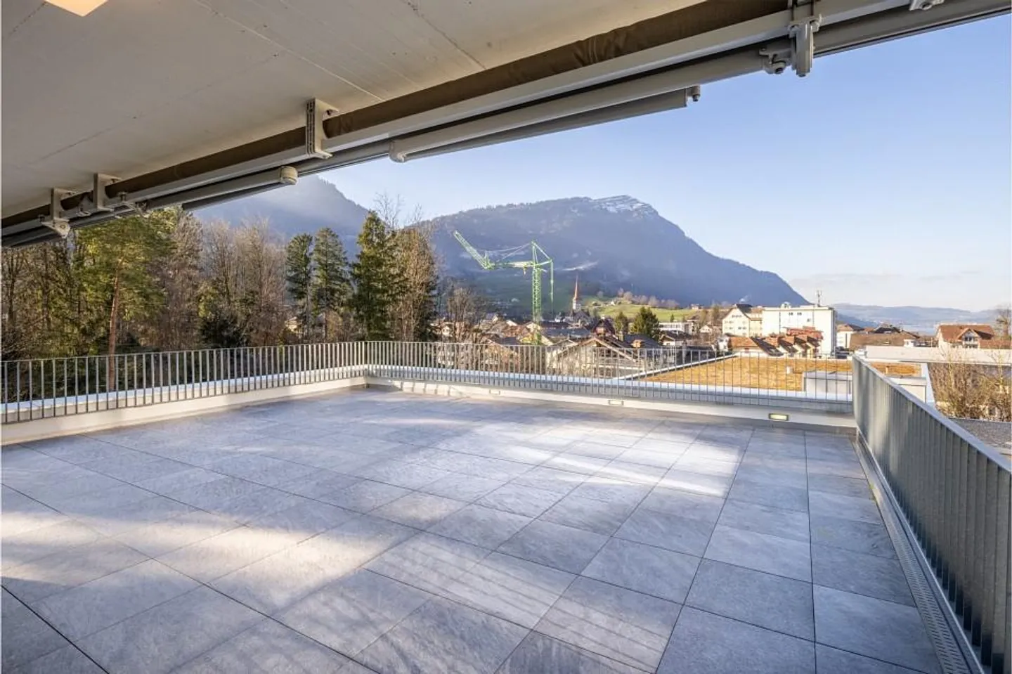 Appartamento attico di 5,5 stanze con terrazza spaziosa - Foto 3 di 6