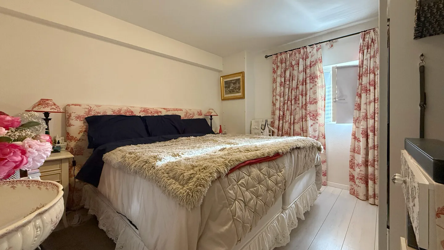 Family Chalet with Independent 3.5-Room Apartment for Sale in Chermignon d'en Haut - Bouillèt / Maze Area - Photo 13 of 16