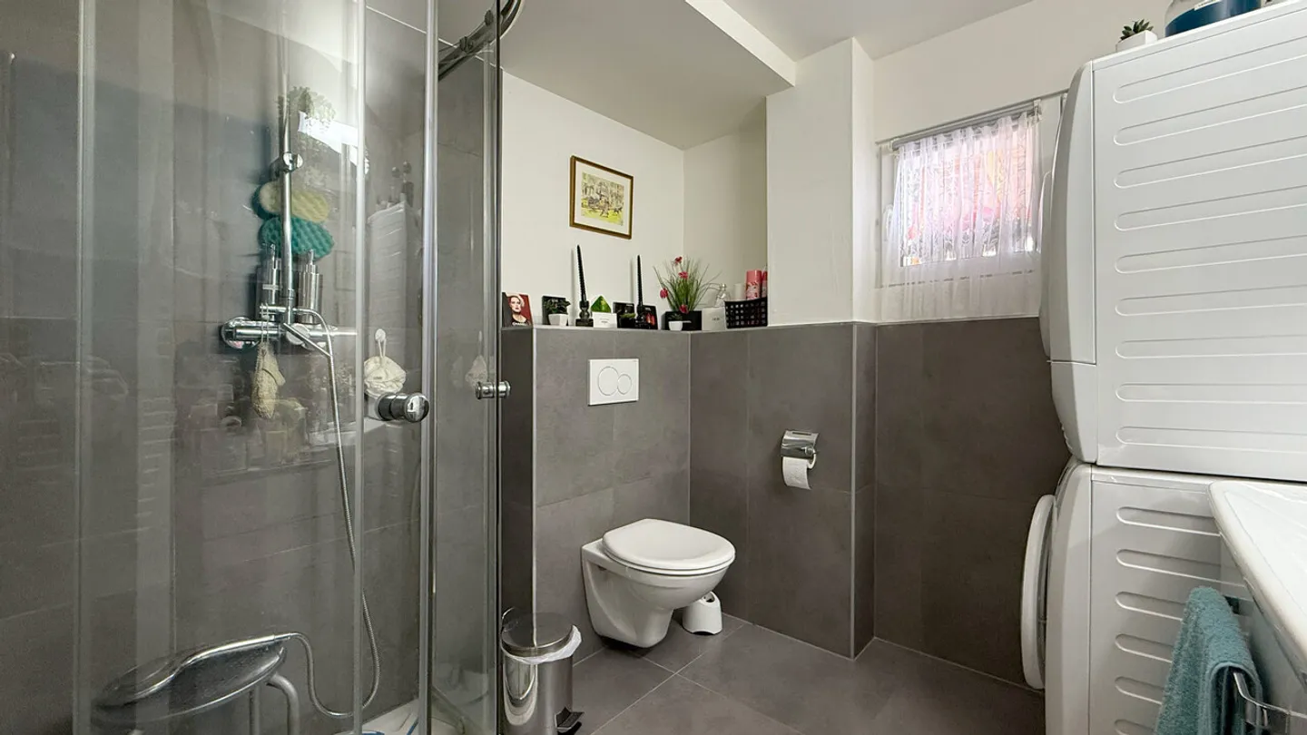 Family Chalet with Independent 3.5-Room Apartment for Sale in Chermignon d'en Haut - Bouillèt / Maze Area - Photo 15 of 16