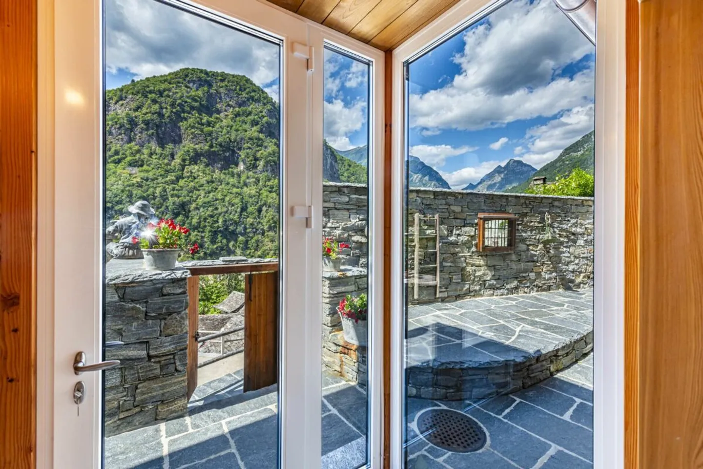 VOGORNO - Exclusive Rustic in the James Bond Valley - Photo 17 of 17