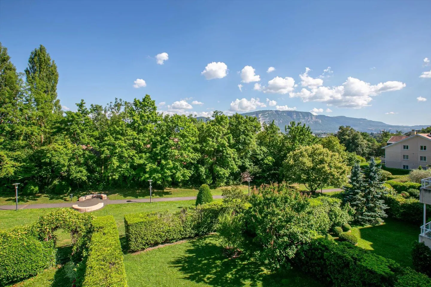 Sontuoso attico duplex ristrutturato! - Foto 1 di 13