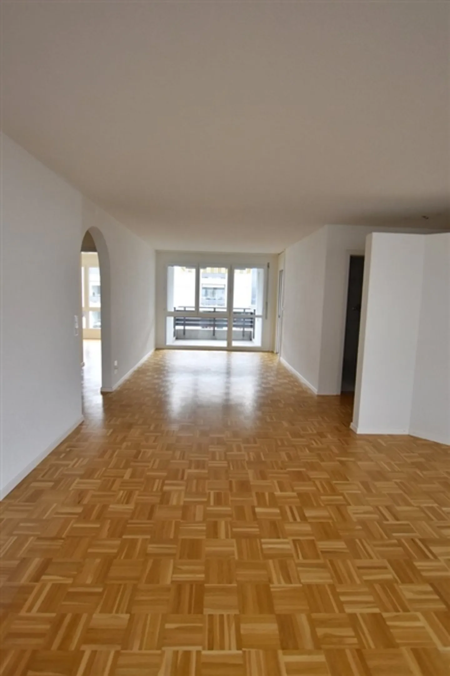 4.5-room apartment with its own laundry room - Photo 3 of 11