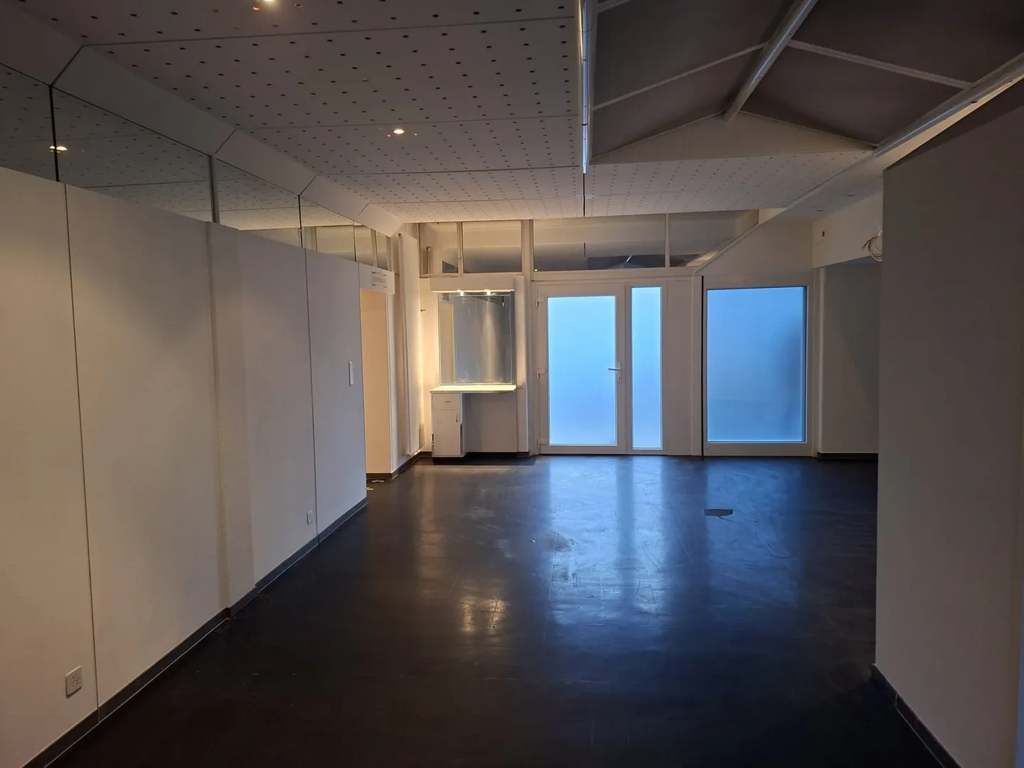 Magnificent commercial unit of approximately 113 m2 - Photo 6 of 21