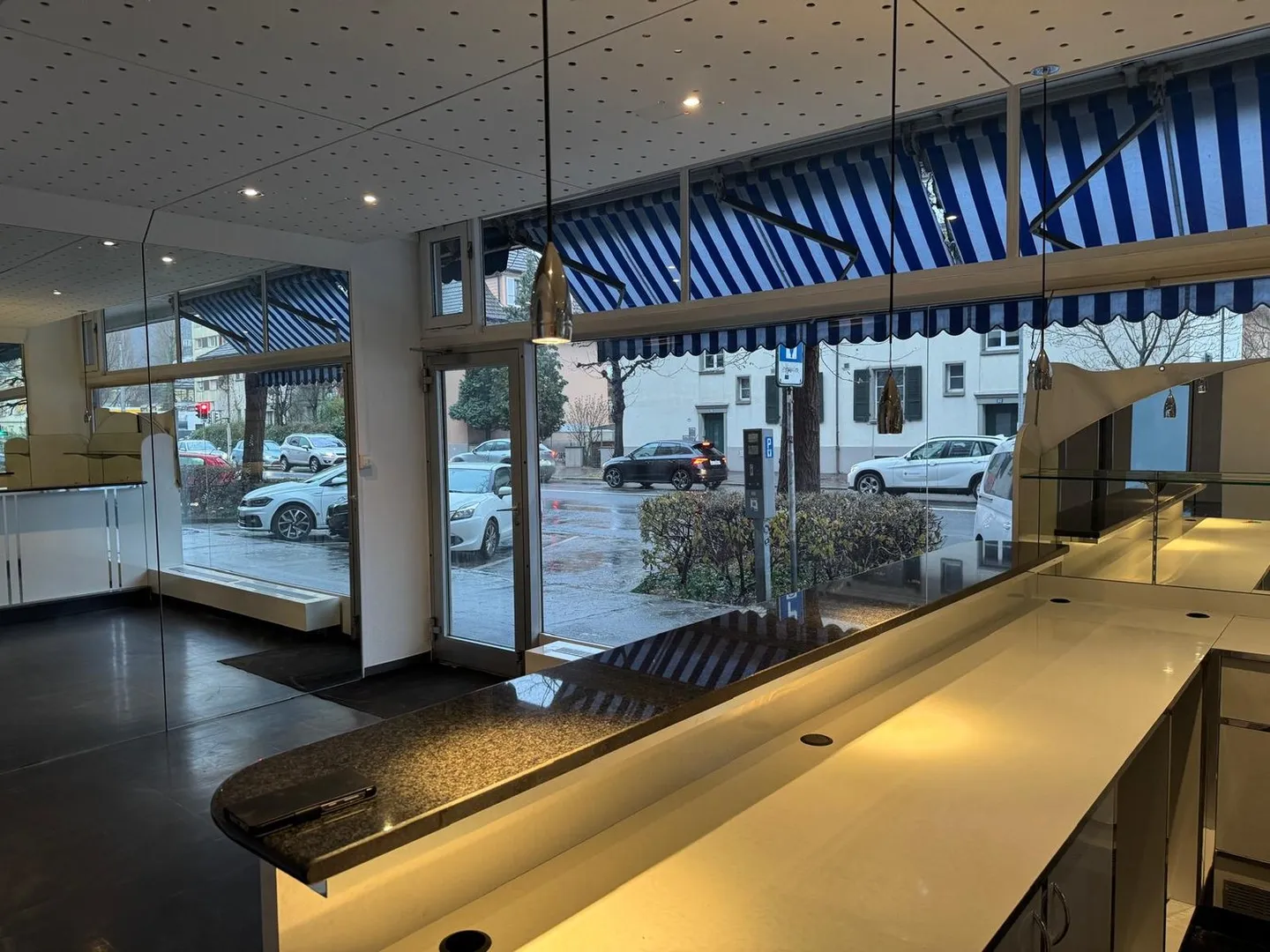 Magnificent commercial unit of approximately 113 m2 - Photo 4 of 21