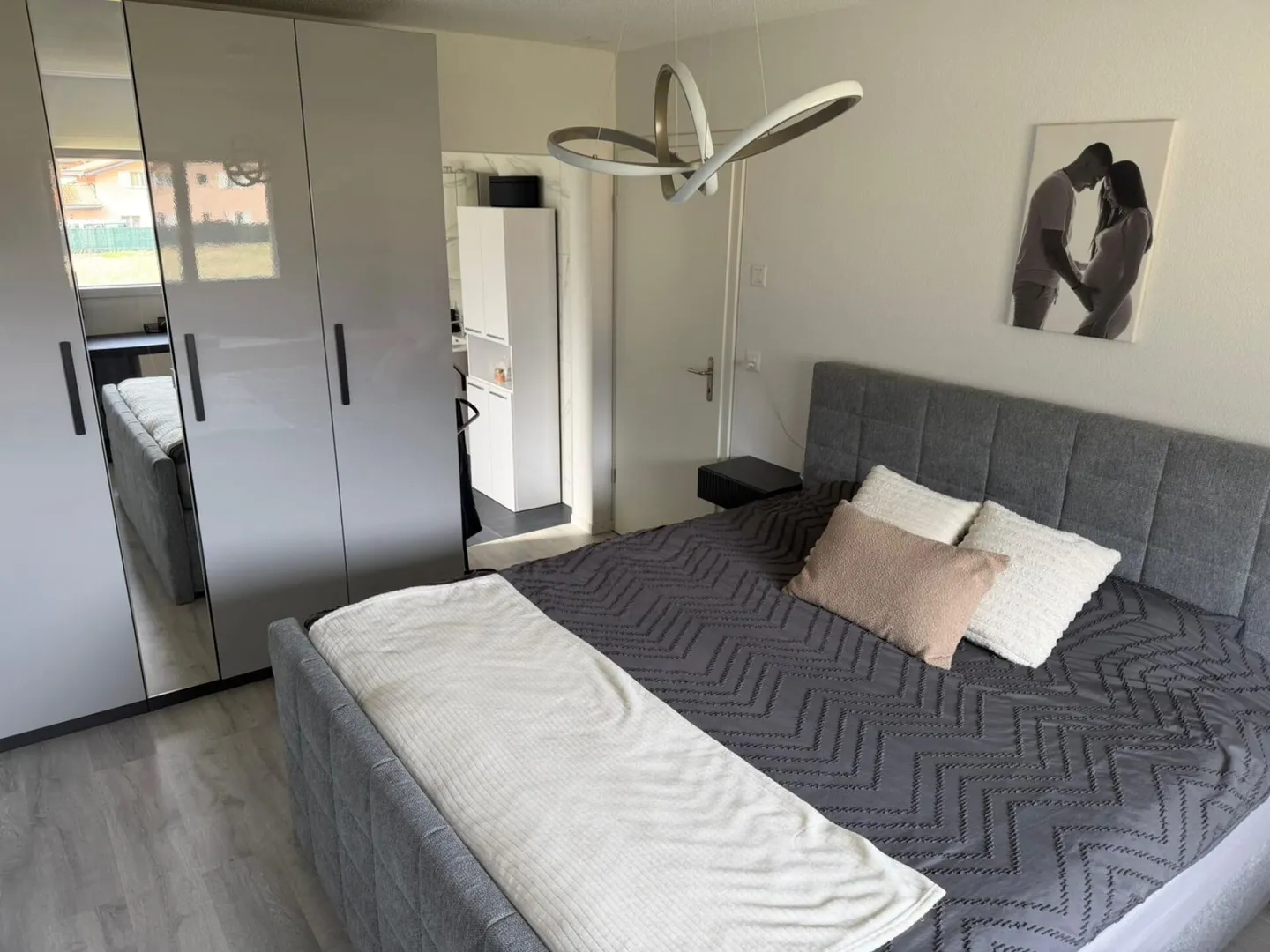 Spacious and bright 3.5-room apartment with large terrace in Saxon - Photo 7 of 16