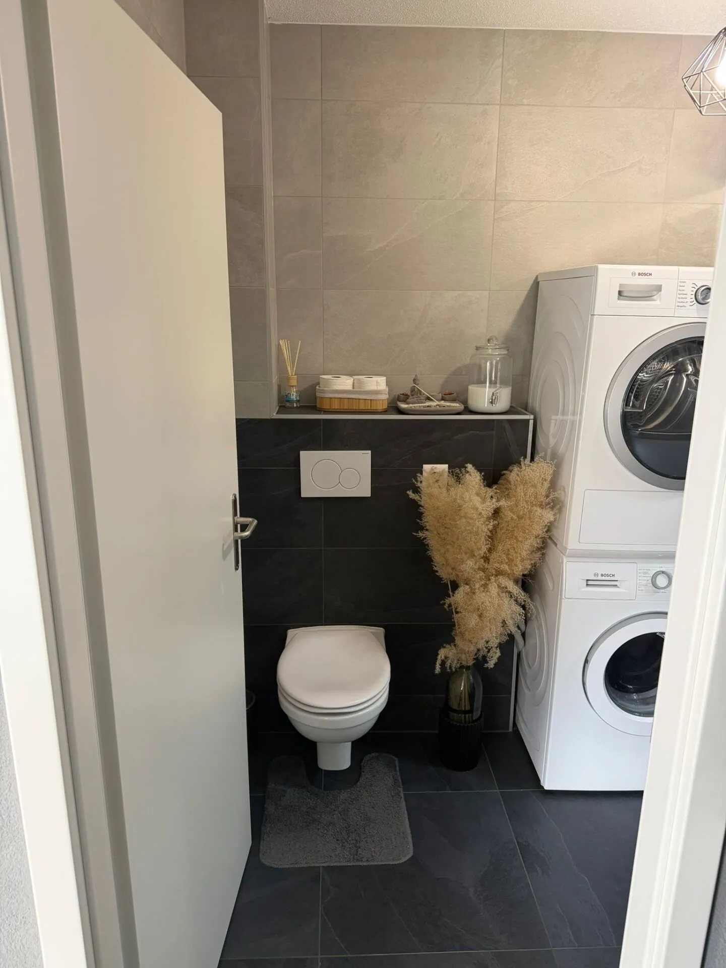 Spacious and bright 3.5-room apartment with large terrace in Saxon - Photo 9 of 16