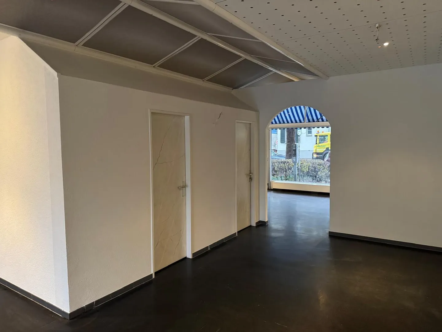 Magnificent commercial unit of approximately 113 m2 - Photo 8 of 21