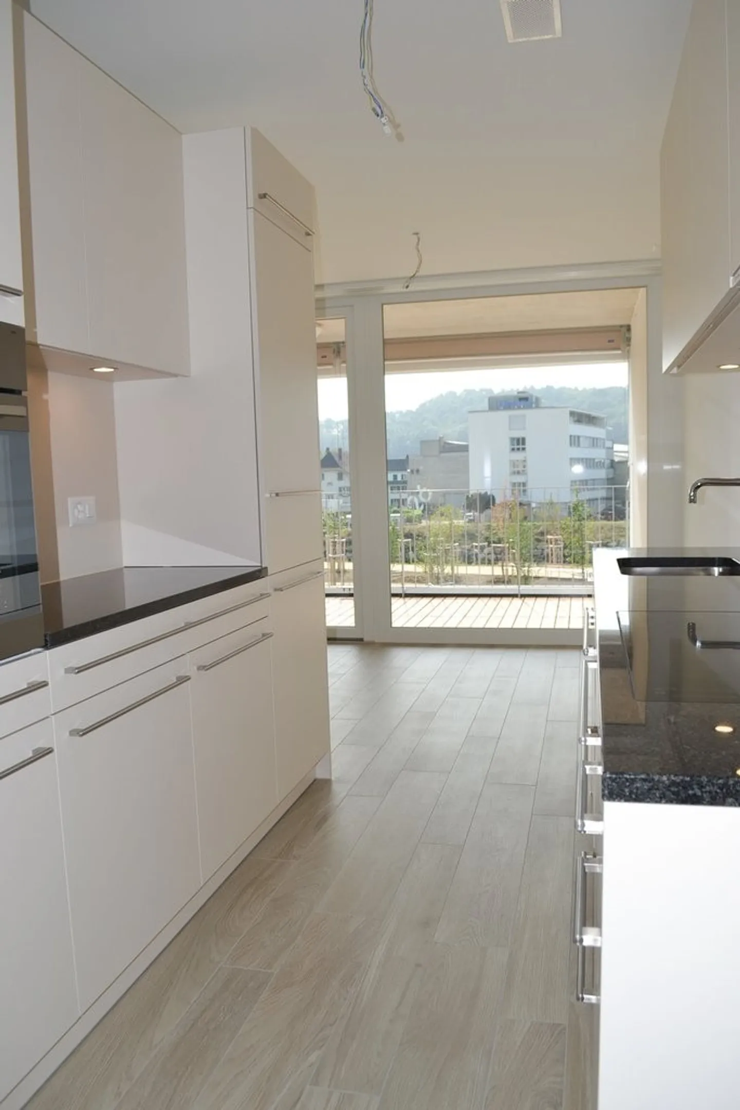 Moderno appartamento di 4,5 stanze con loggia nel Jardin du Paradis in affitto - Foto 1 di 12