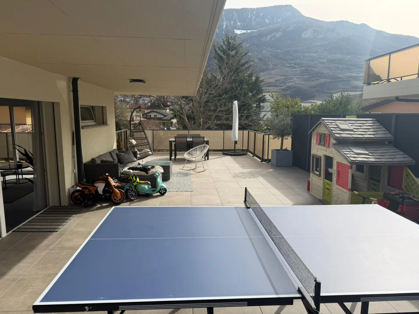 Spacious and bright 3.5-room apartment with large terrace in Saxon - Photo 15 of 16