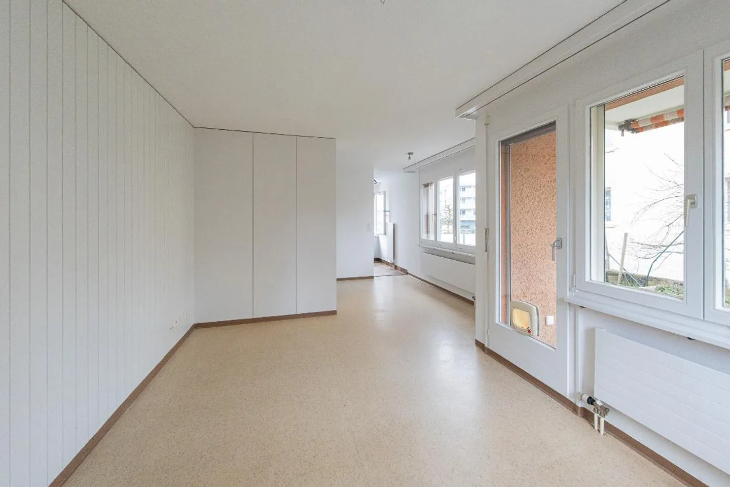 1.5 Zi-Single-Wohnung mit grossem Rasenanteil - Foto 2 von 5