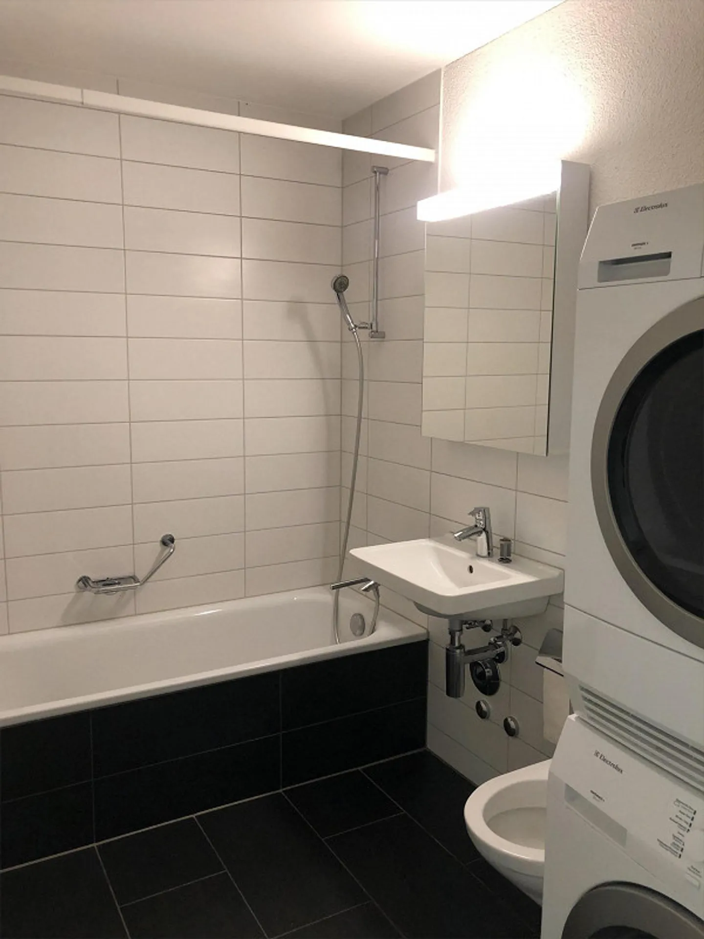 Beautiful apartment in a central location - Photo 4 of 6