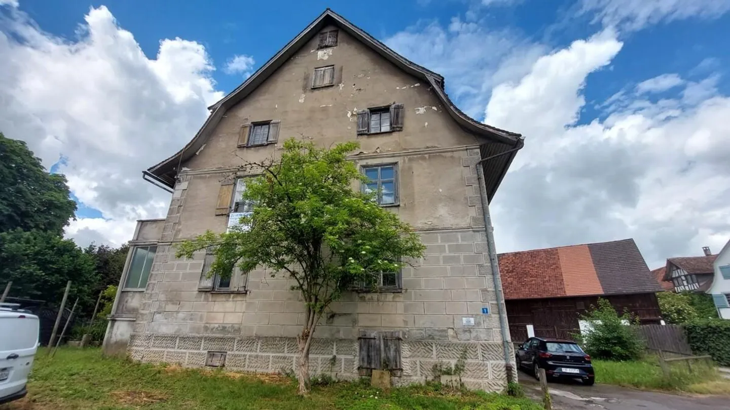 Space, Character, History. Your Multi-Generational House in Erlen - Photo 7 of 14